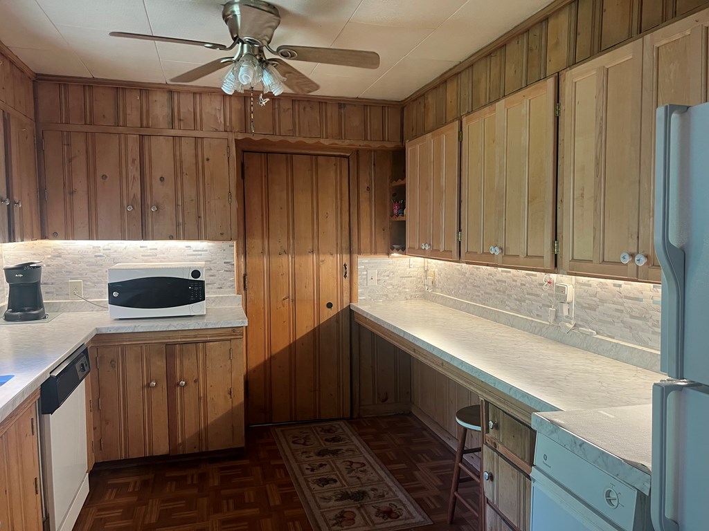 2060 Sam Dills Rd