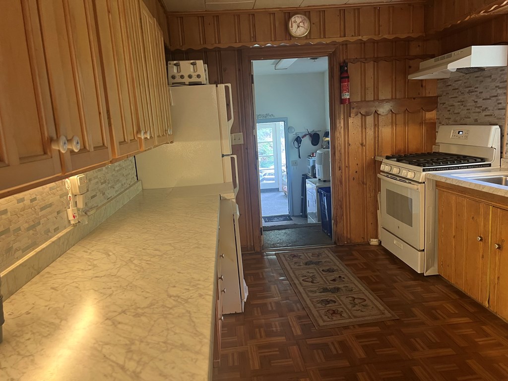 2060 Sam Dills Rd