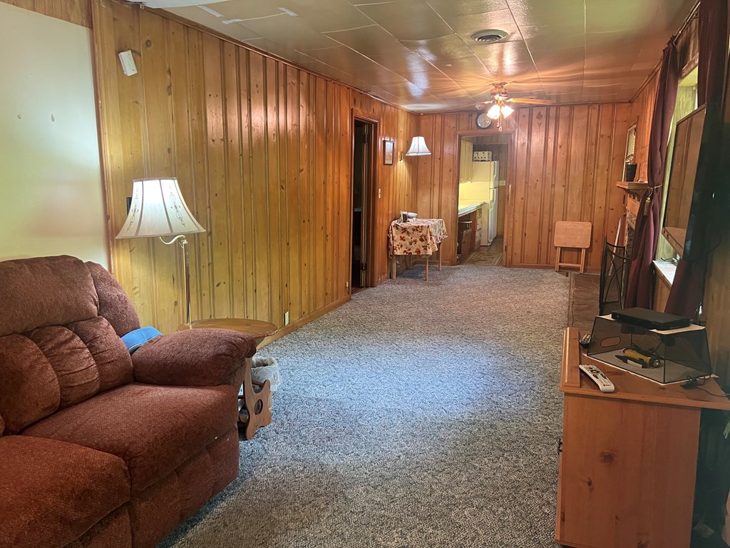 2060 Sam Dills Rd