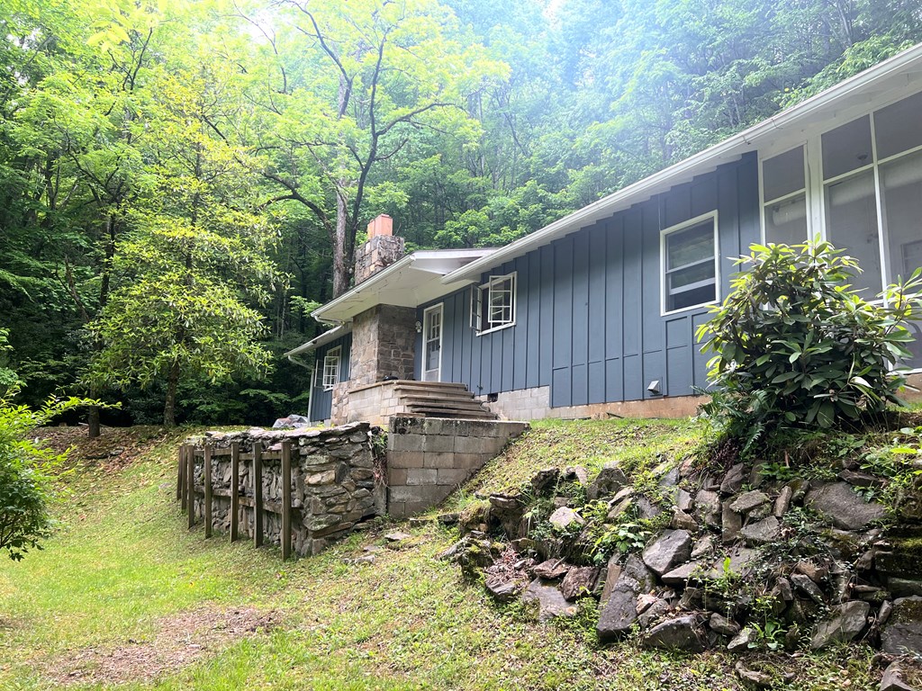 2060 Sam Dills Rd