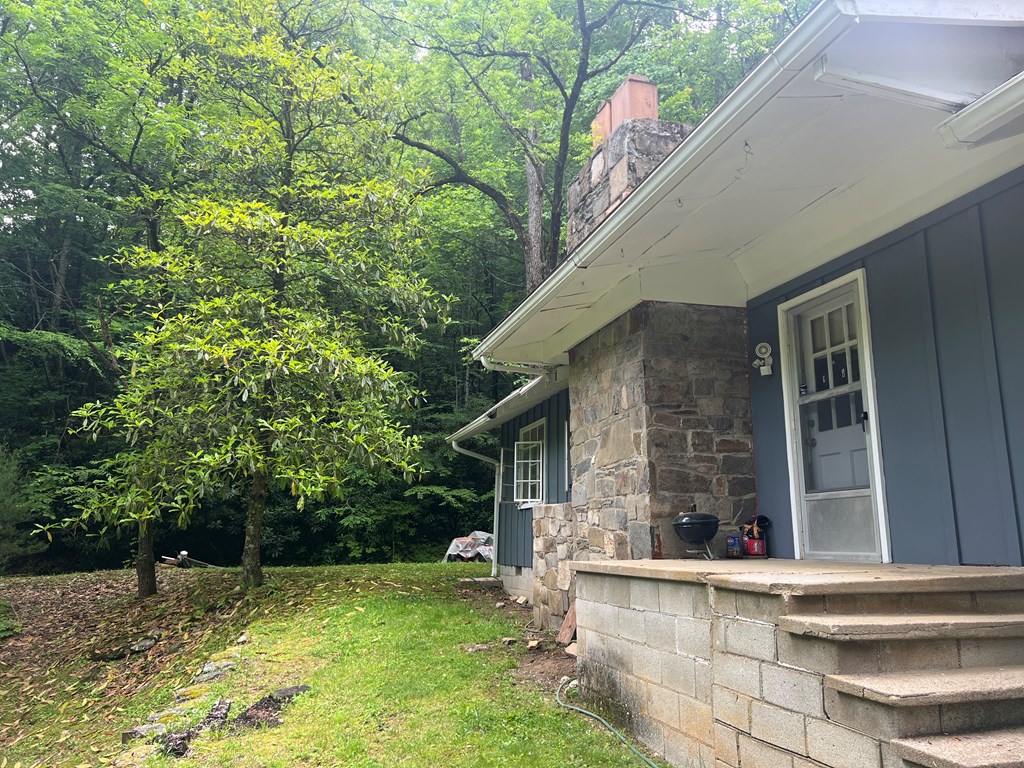 2060 Sam Dills Rd
