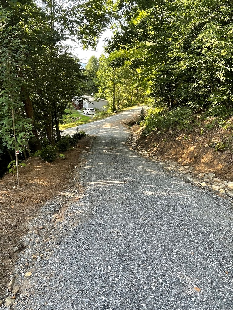 122 Clear Creek Ridge