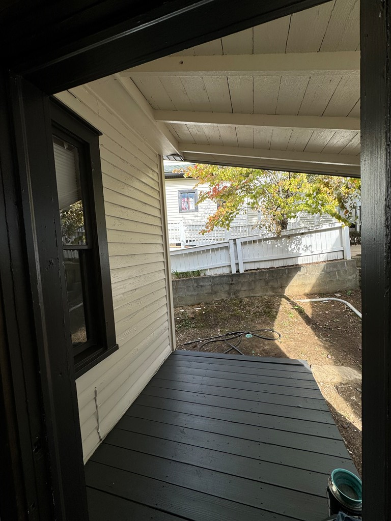 555 W Main St