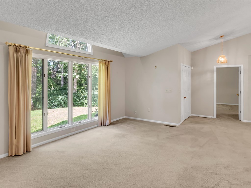 1695 Skyland Drive