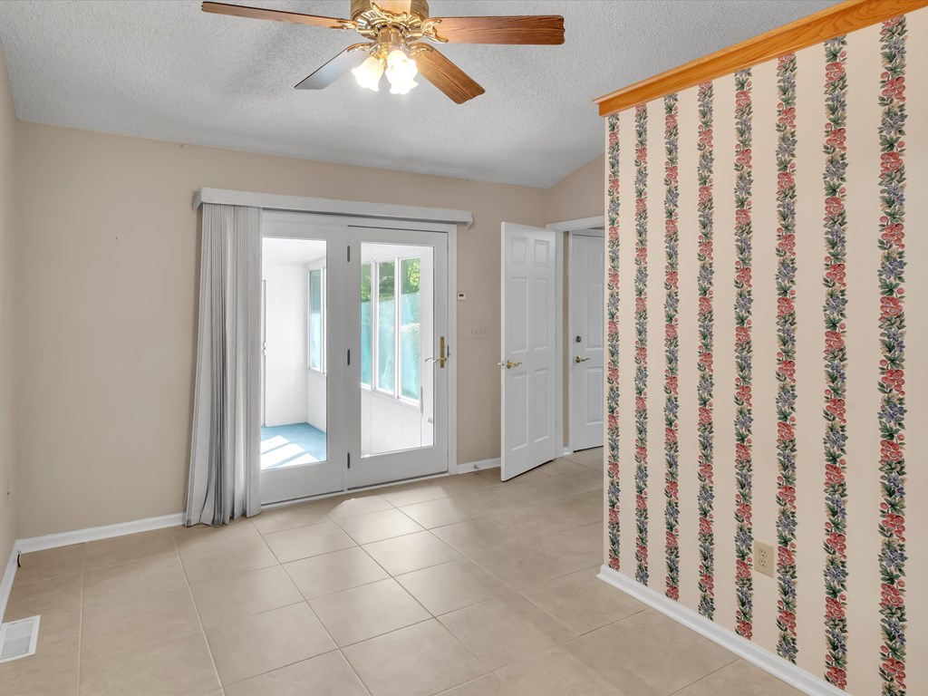 1695 Skyland Drive