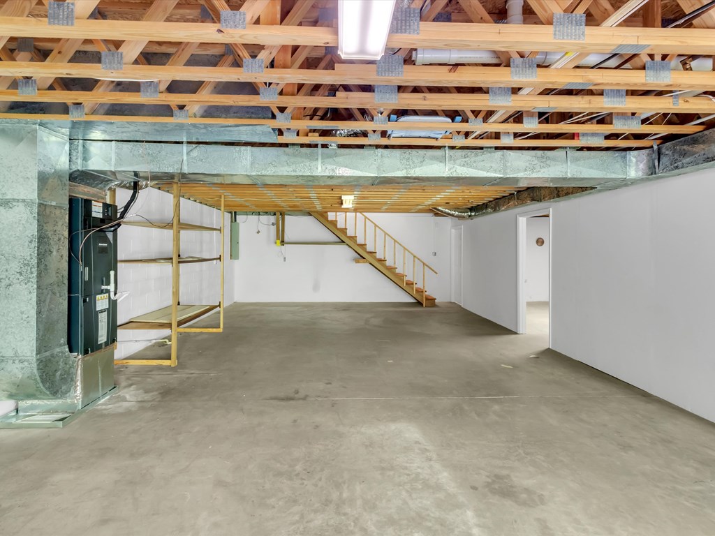 1695 Skyland Drive