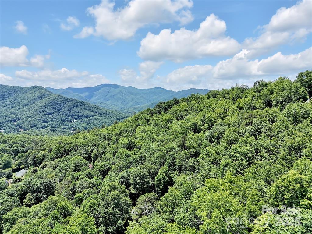 521 Signal Ridge