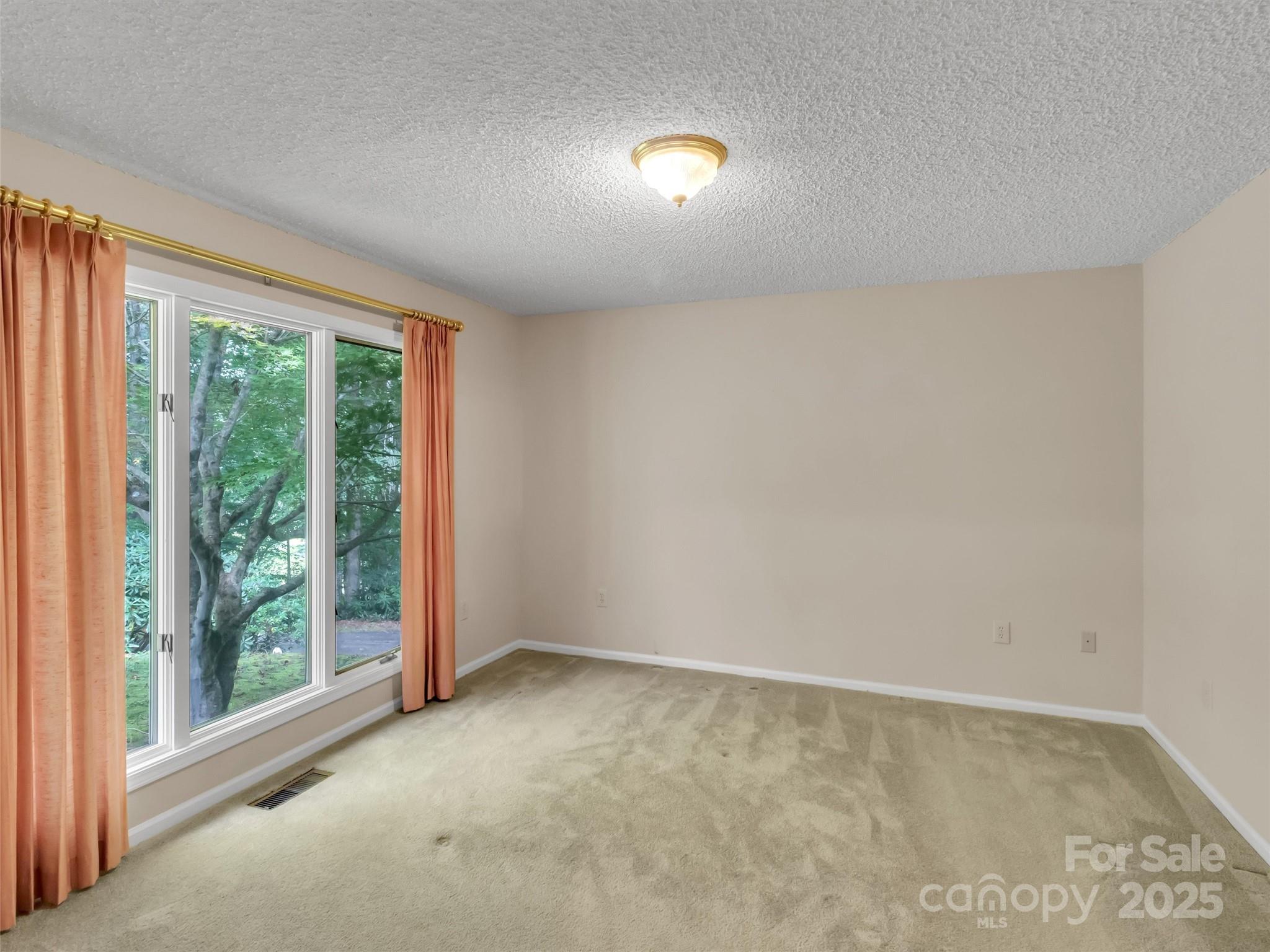 1695 Skyland Drive