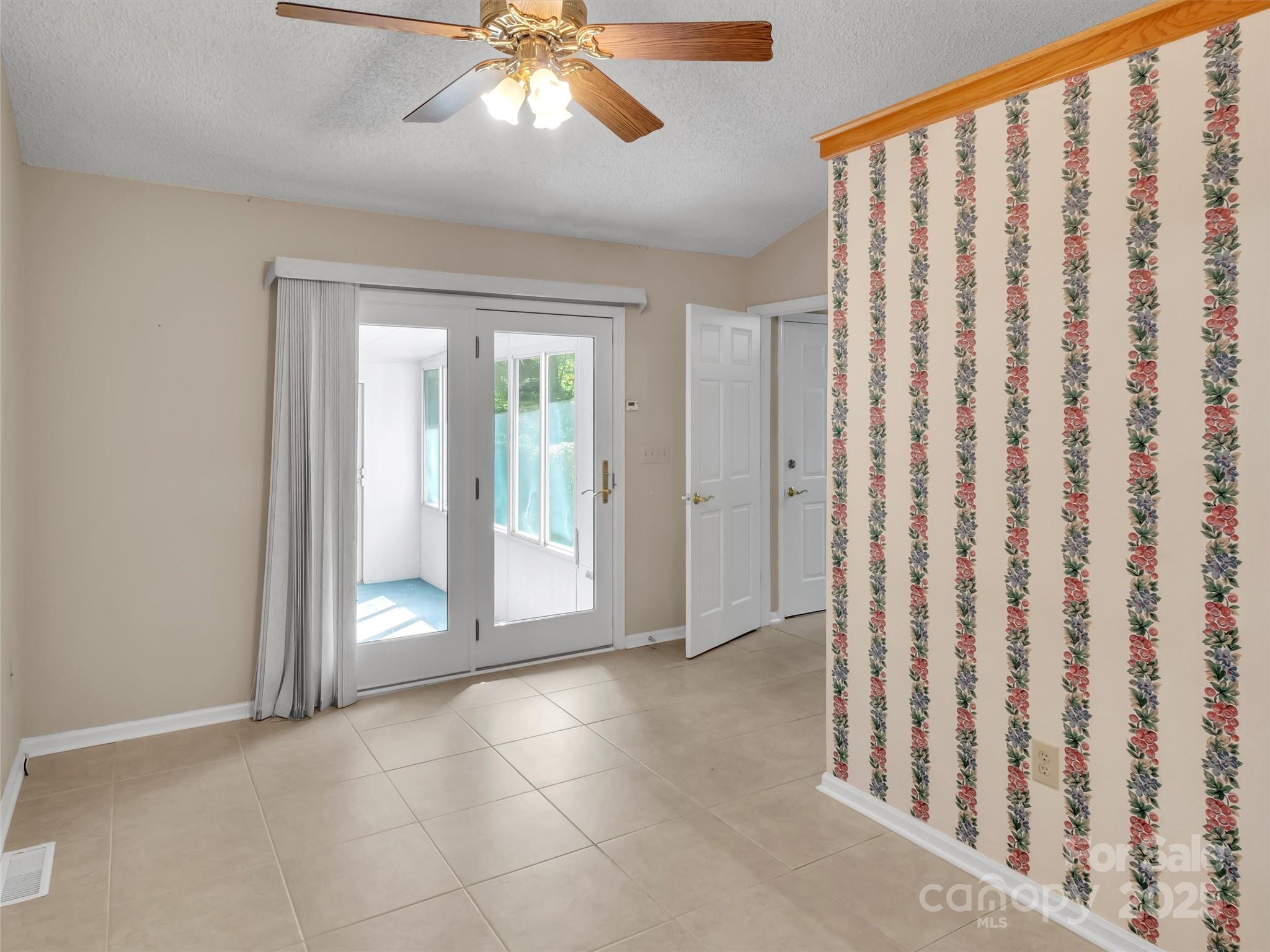 1695 Skyland Drive