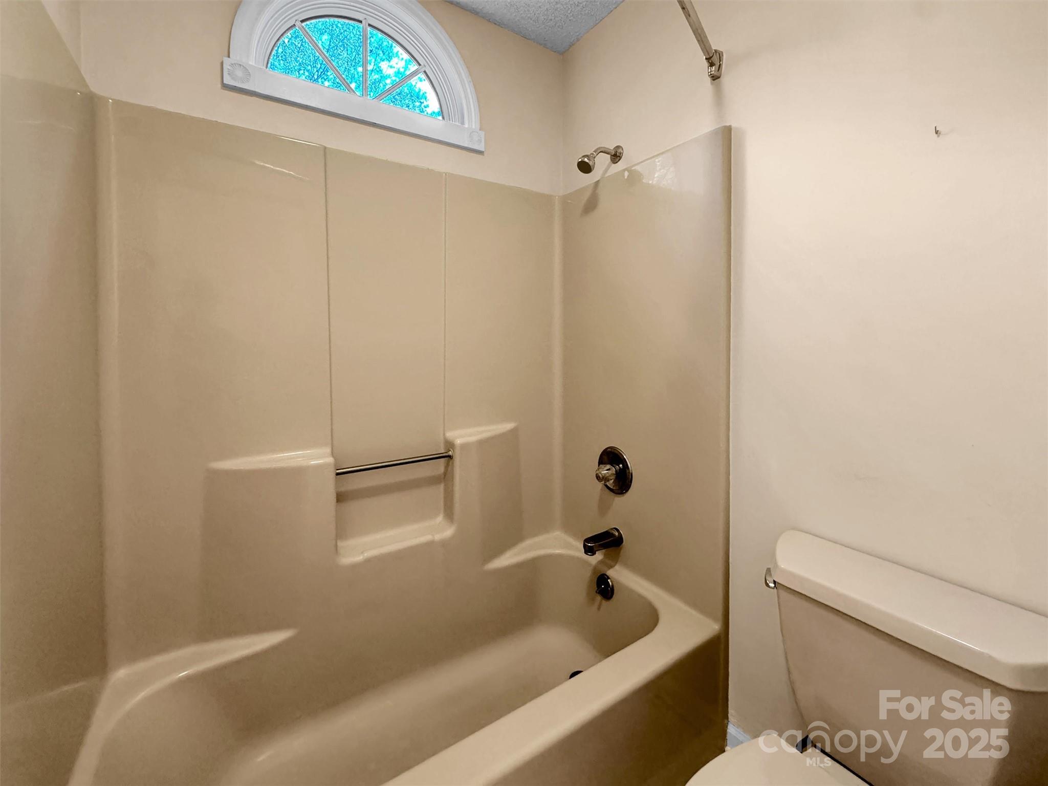 1695 Skyland Drive