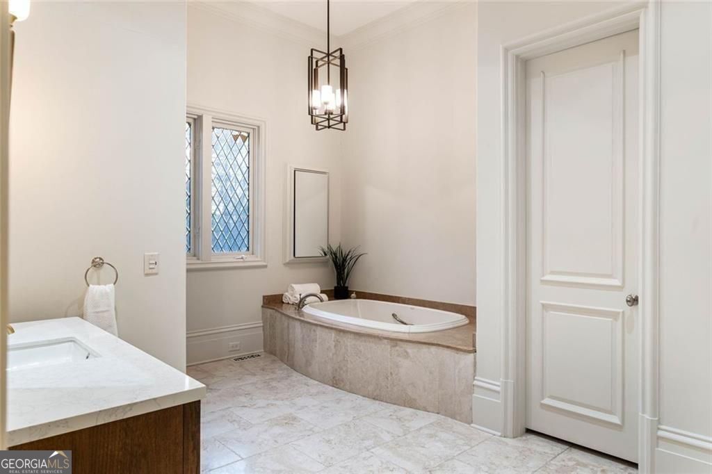 4076 Glen Devon Drive NW