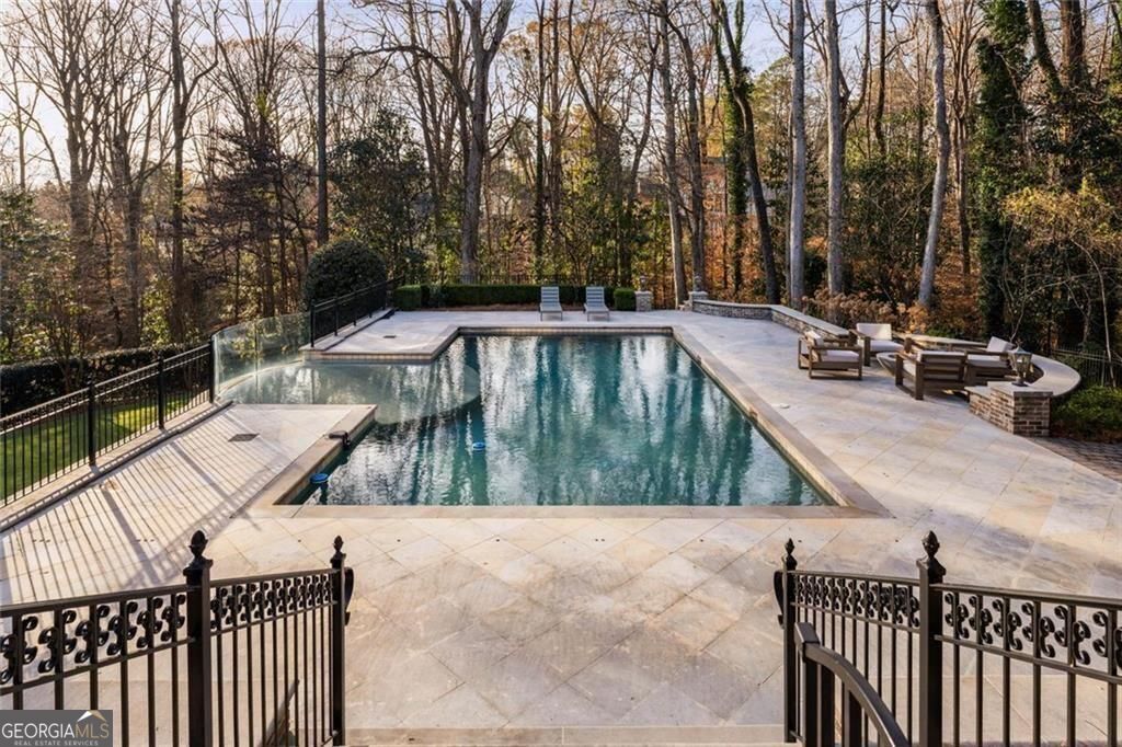 4076 Glen Devon Drive NW