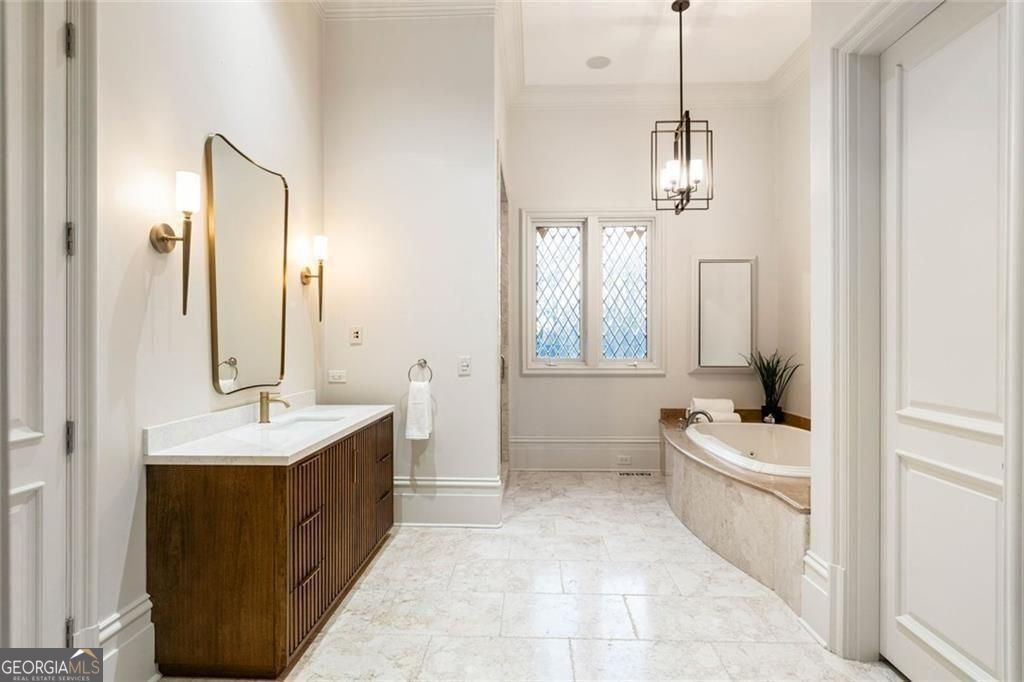 4076 Glen Devon Drive NW