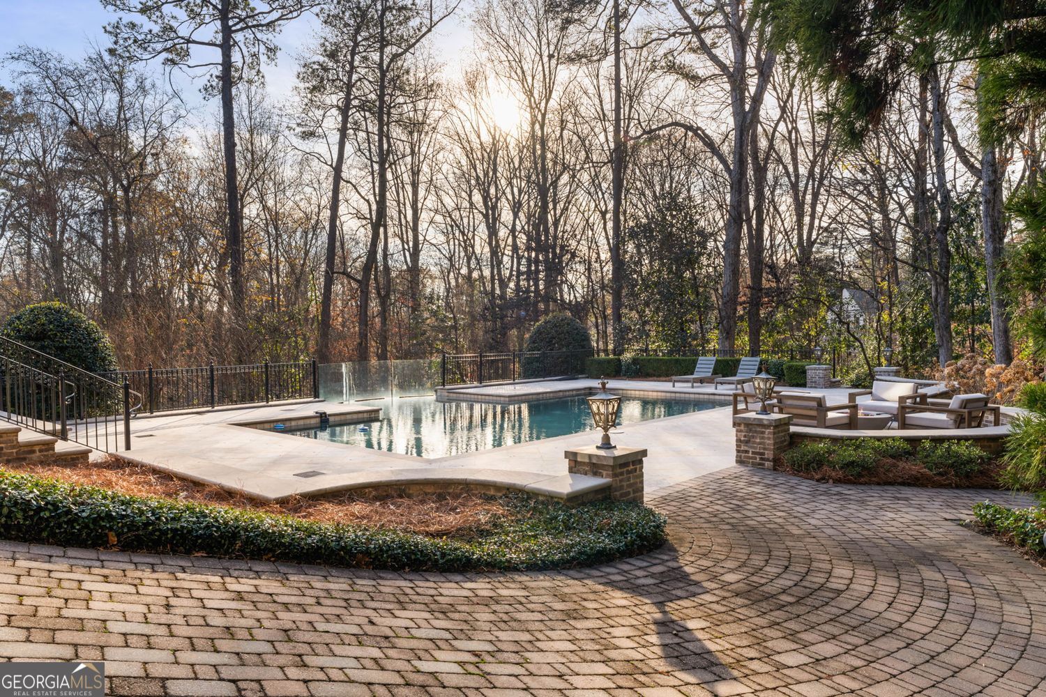 4076 Glen Devon Drive NW