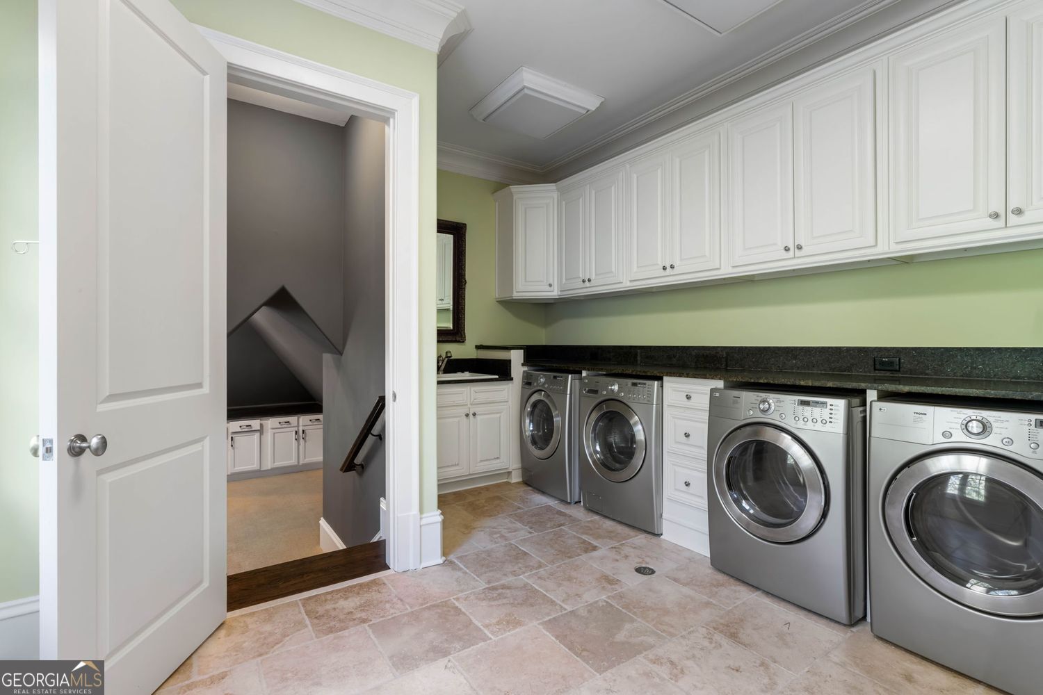 4076 Glen Devon Drive NW