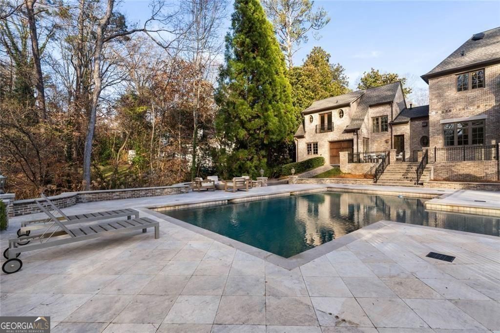 4076 Glen Devon Drive NW