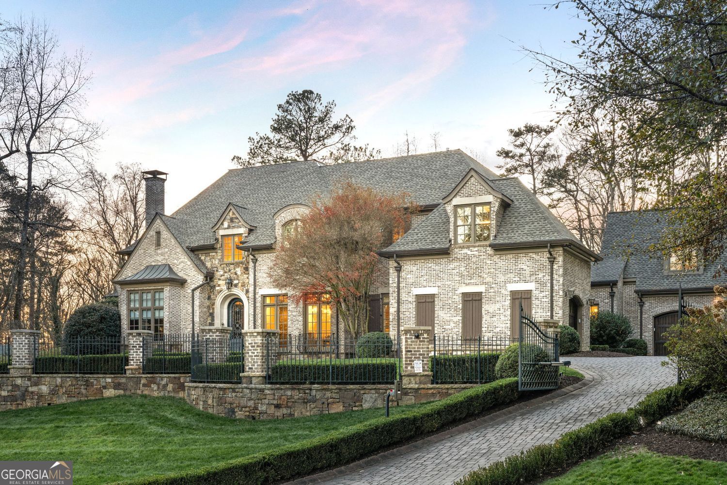 4076 Glen Devon Drive NW