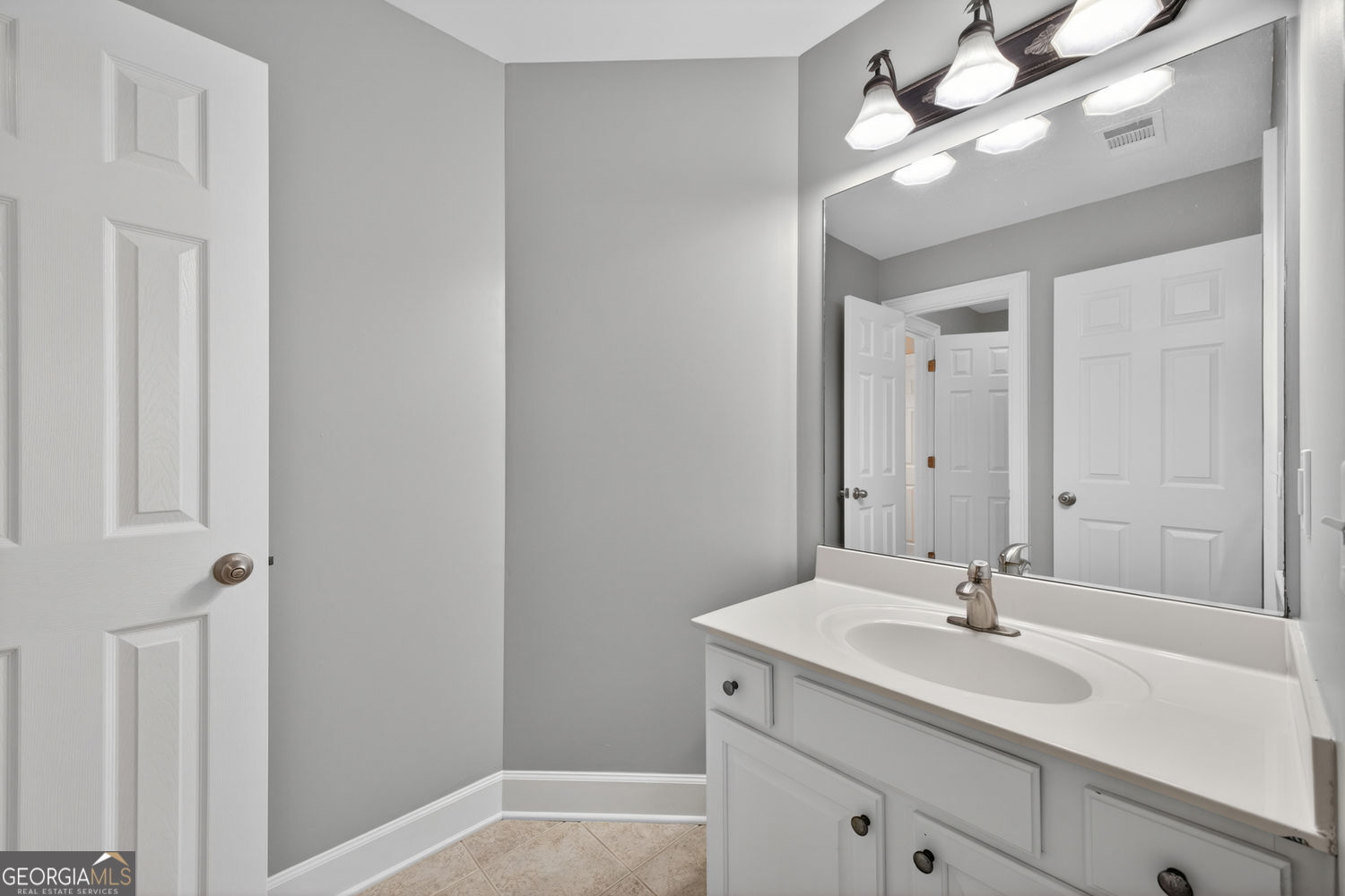 8228 River Pointe Overlook