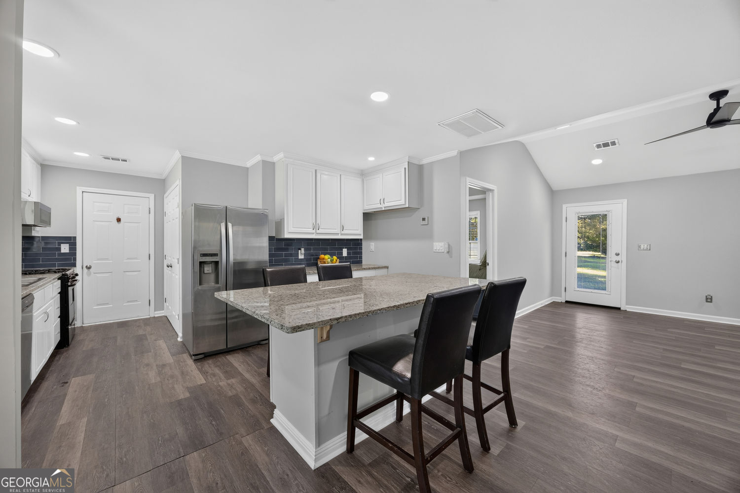 2078 Highway 81 W