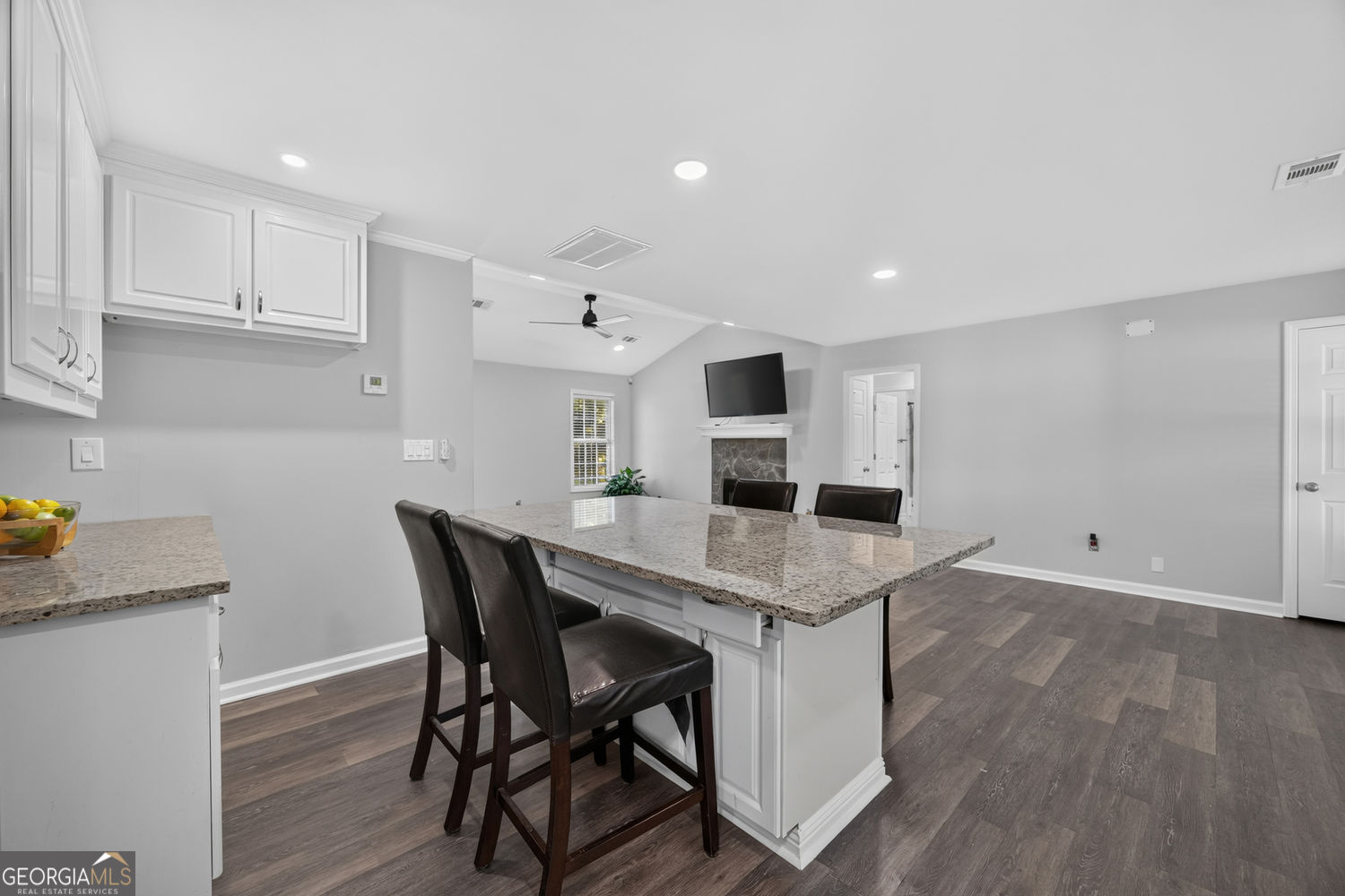 2078 Highway 81 W