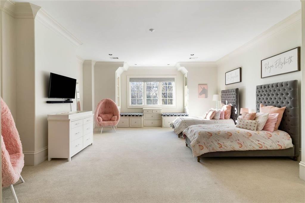 4076 Glen Devon Drive NW