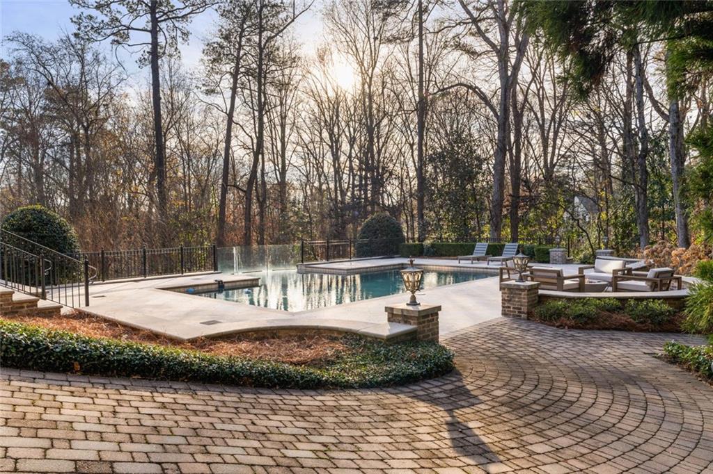 4076 Glen Devon Drive NW