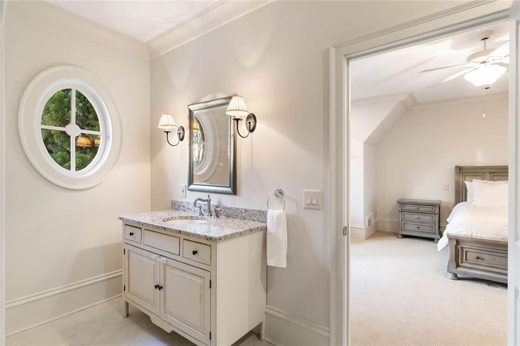 4076 Glen Devon Drive NW