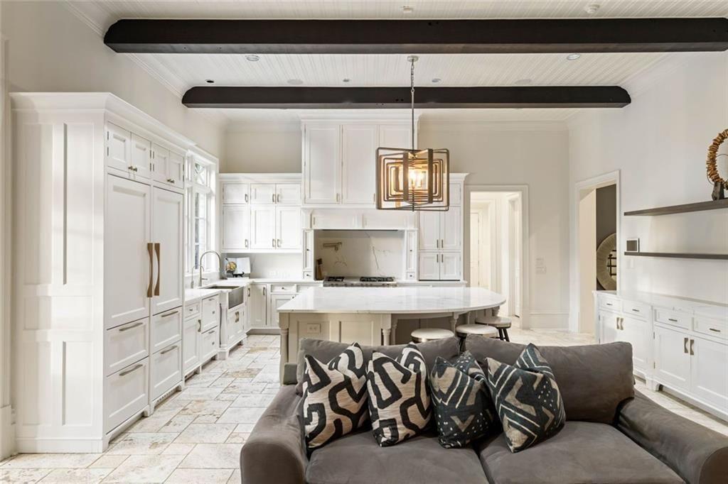 4076 Glen Devon Drive NW