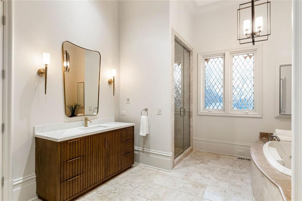 4076 Glen Devon Drive NW