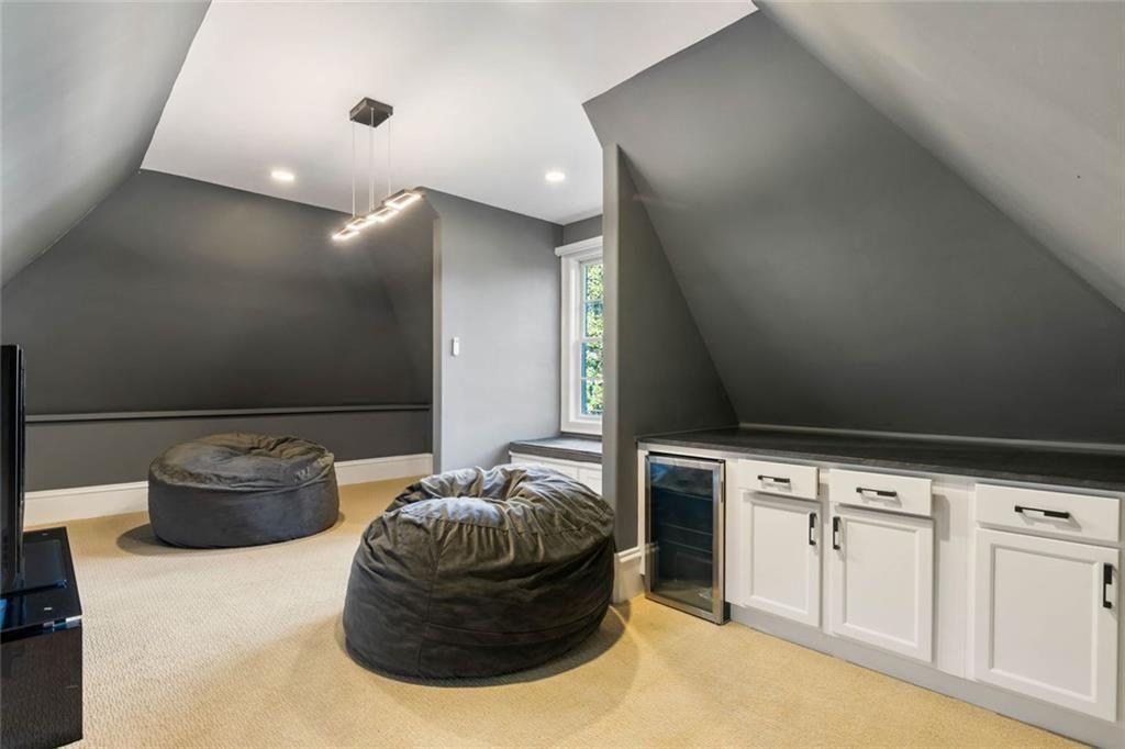 4076 Glen Devon Drive NW