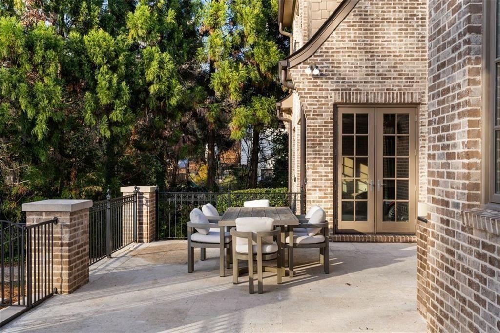 4076 Glen Devon Drive NW