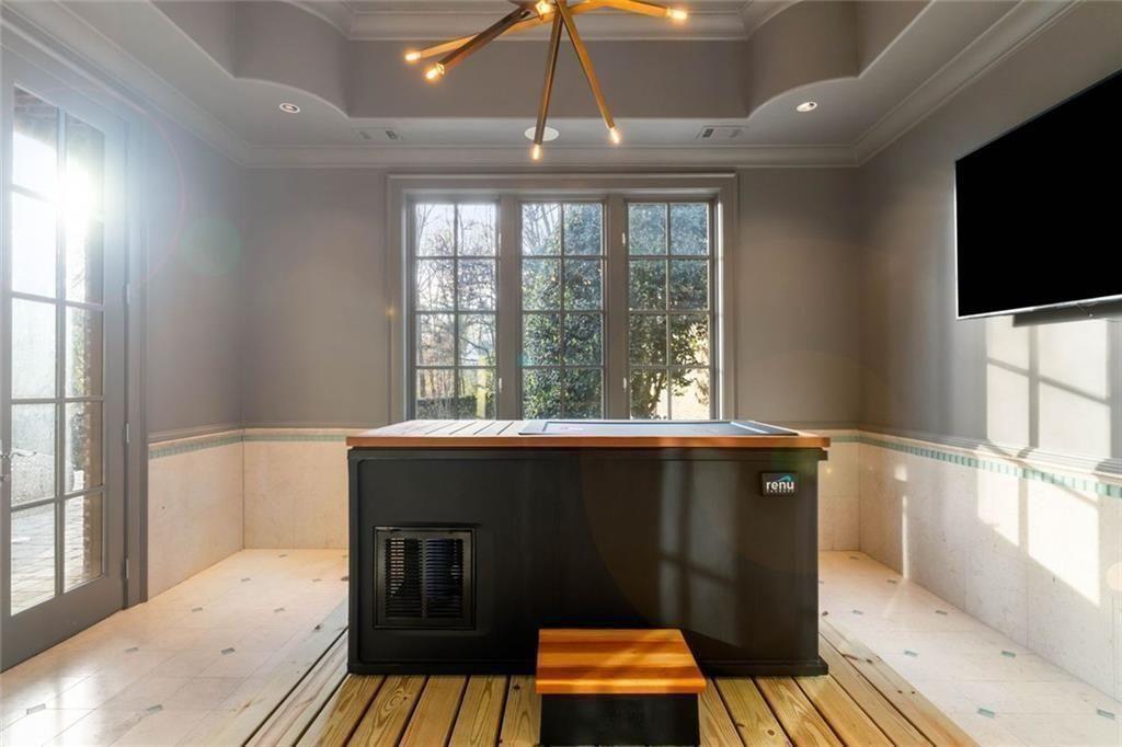 4076 Glen Devon Drive NW