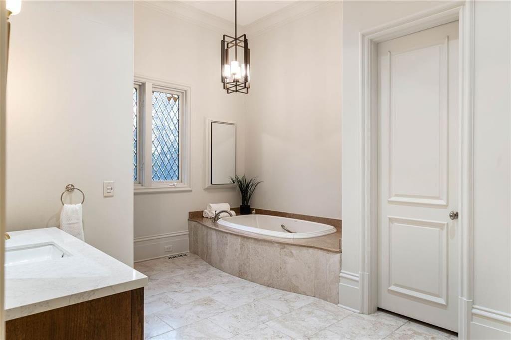 4076 Glen Devon Drive NW