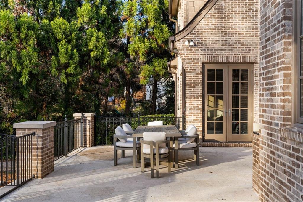 4076 Glen Devon Drive NW