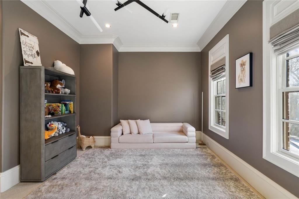 4076 Glen Devon Drive NW