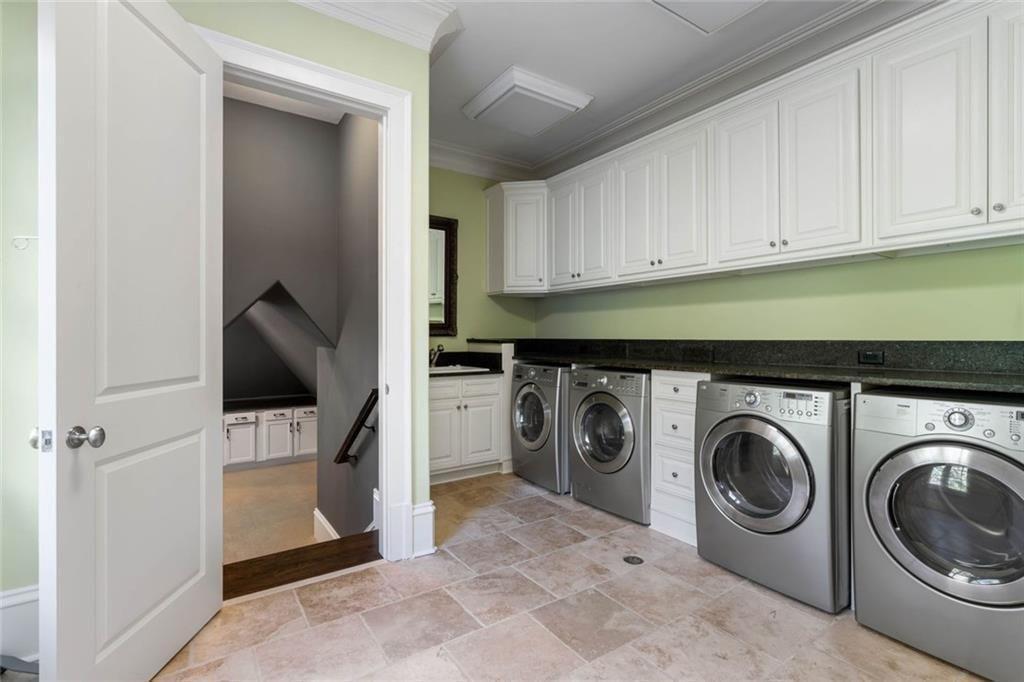 4076 Glen Devon Drive NW