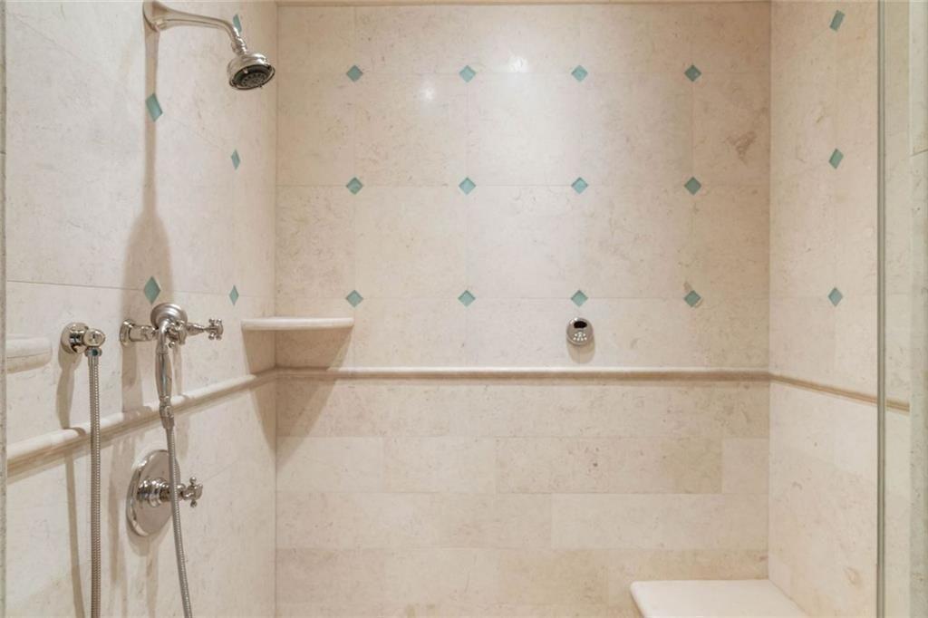 4076 Glen Devon Drive NW