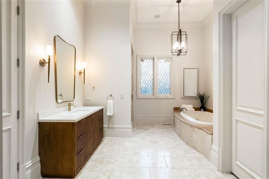 4076 Glen Devon Drive NW