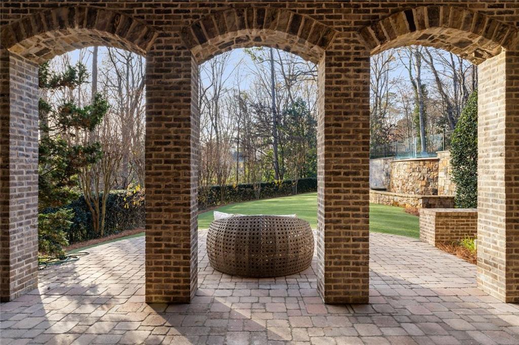 4076 Glen Devon Drive NW