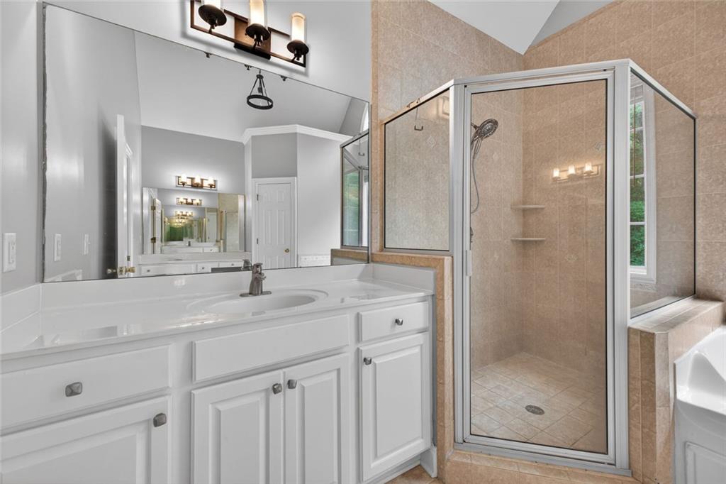 8228 River Pointe Overlook