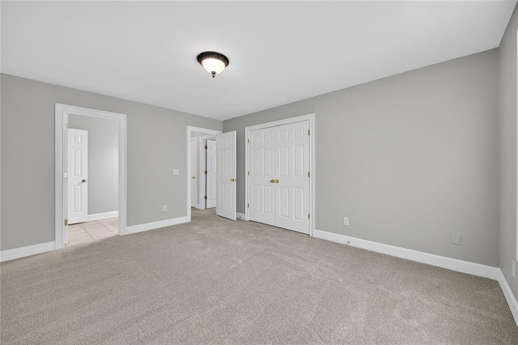 8228 River Pointe Overlook