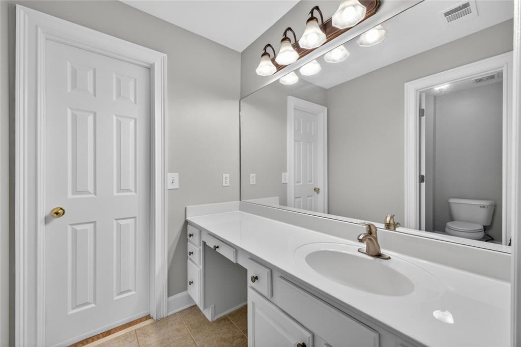 8228 River Pointe Overlook