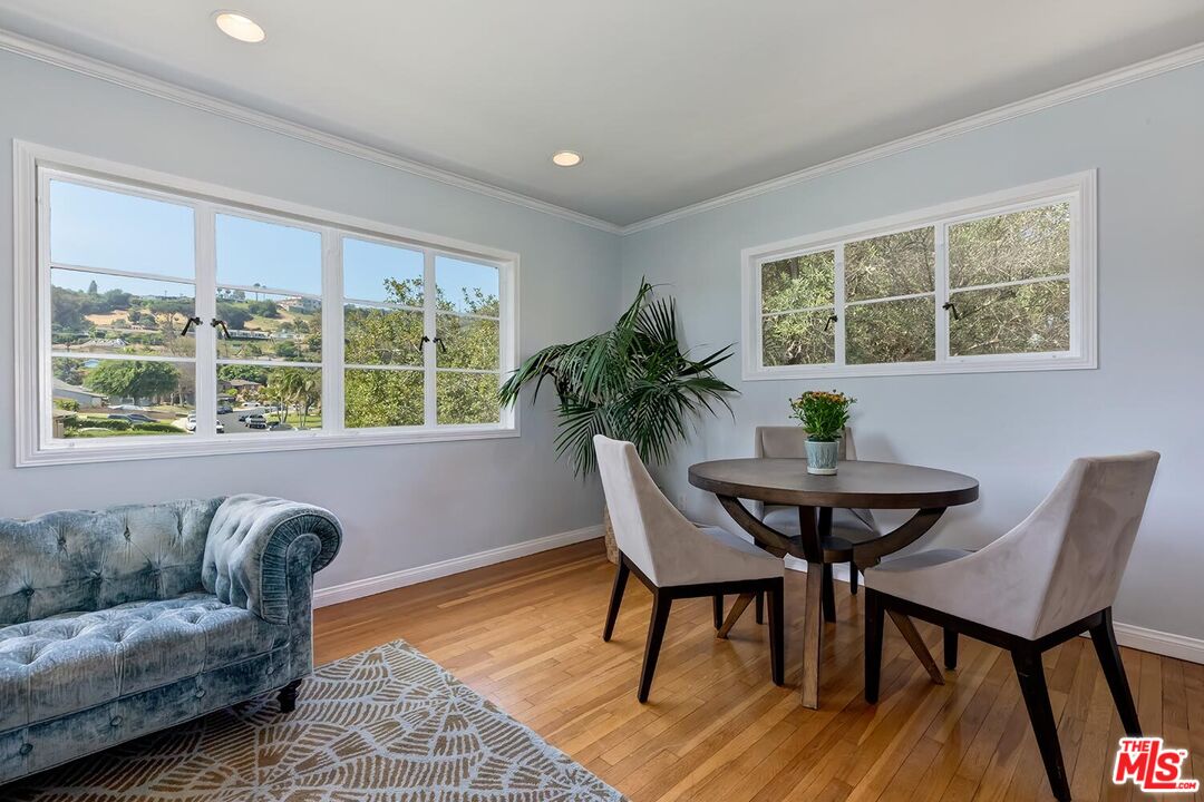 5418 Village Grn