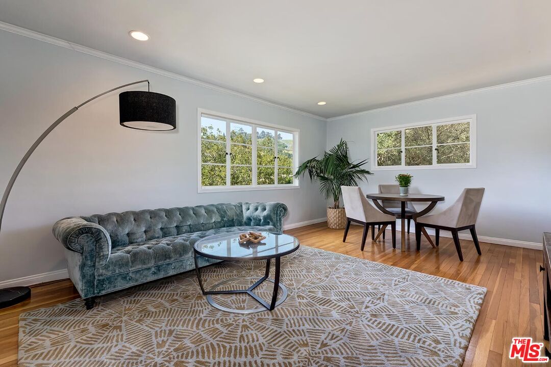 5418 Village Grn