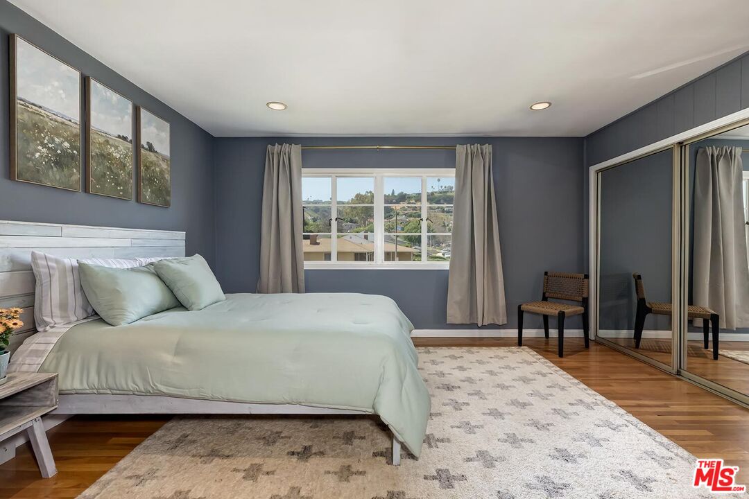 5418 Village Grn