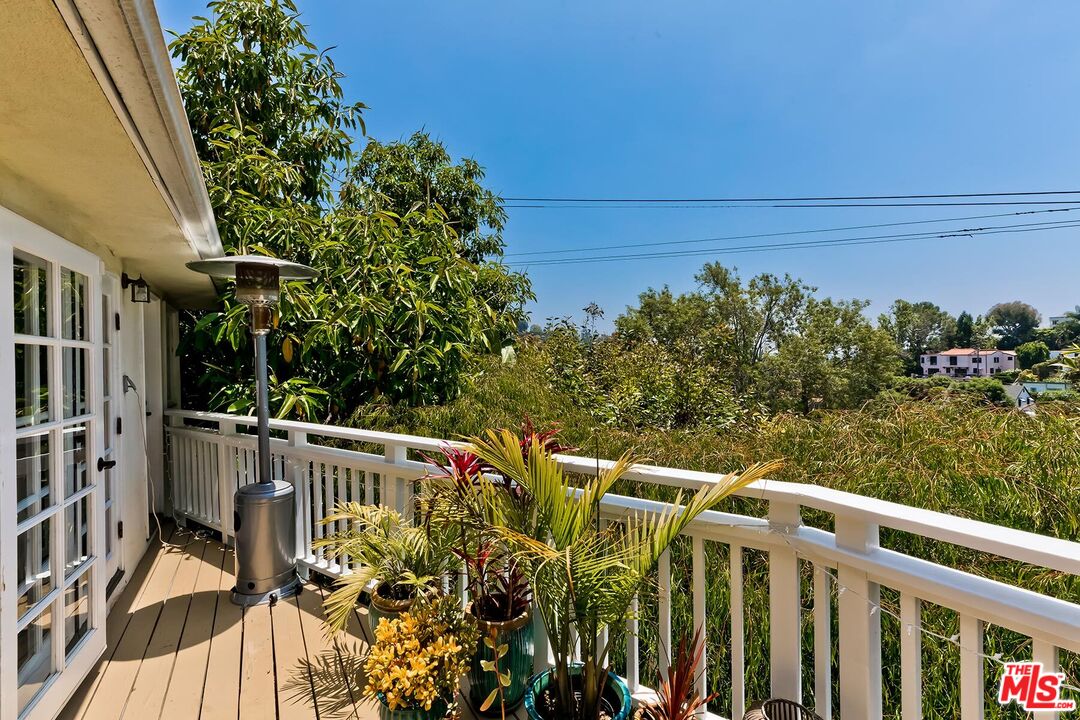 5966 Graciosa Dr