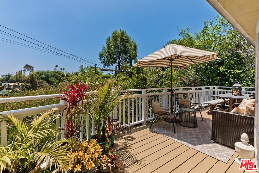 5966 Graciosa Dr