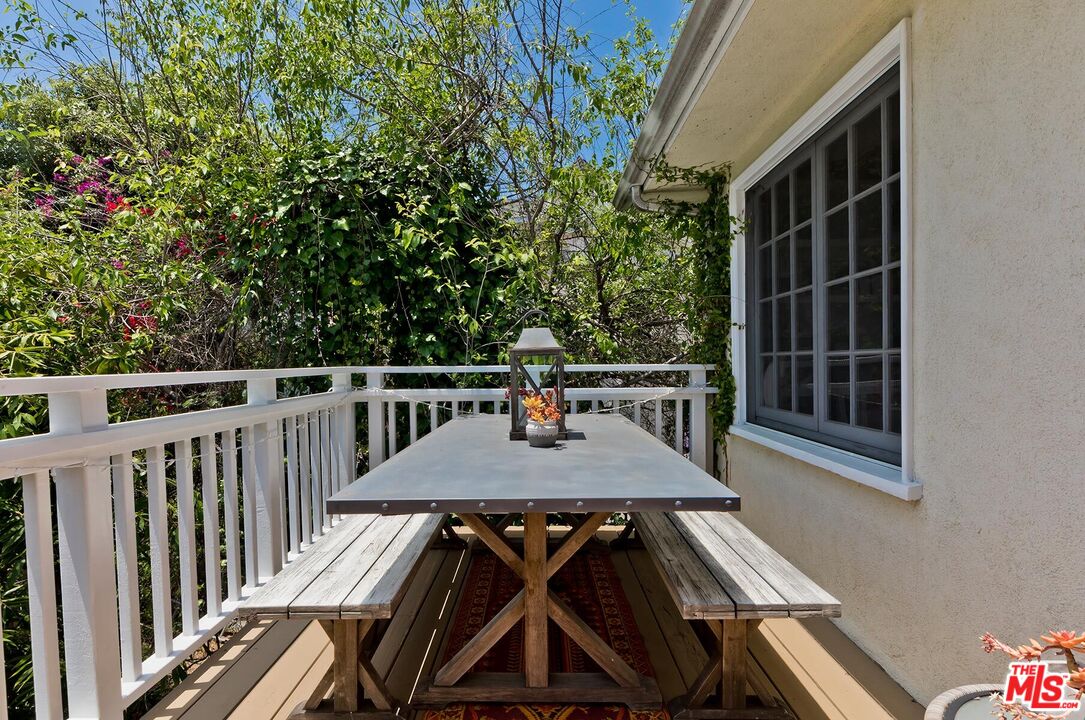 5966 Graciosa Dr