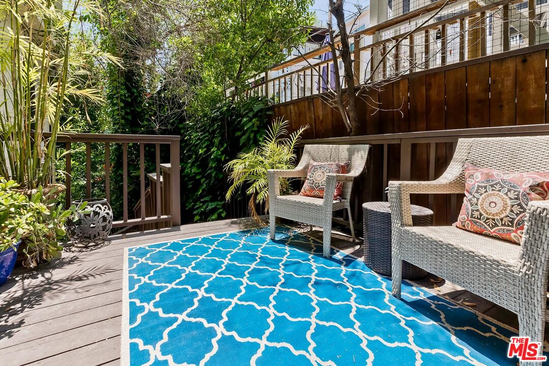 5966 Graciosa Dr