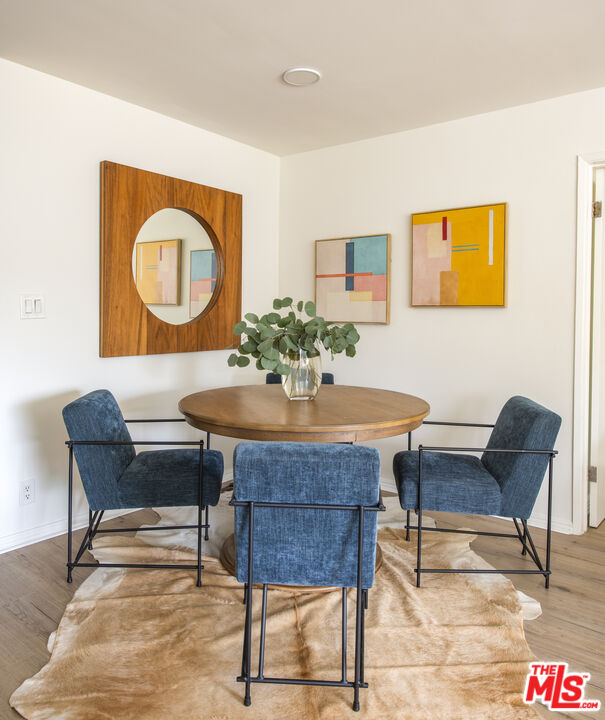 1930 N Vermont Ave Unit: 201